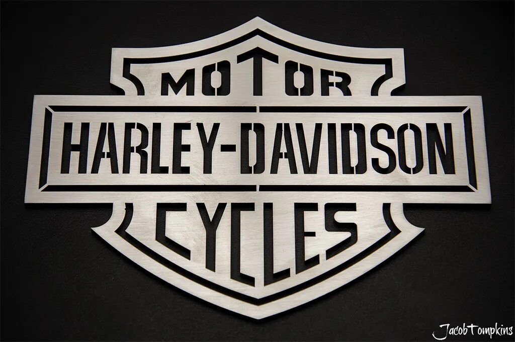 Harley davidson service. Харлей дэвидсон логотип. harley davidson надпись. harley davidson logo на стене.