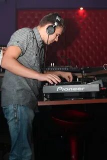 Dj began