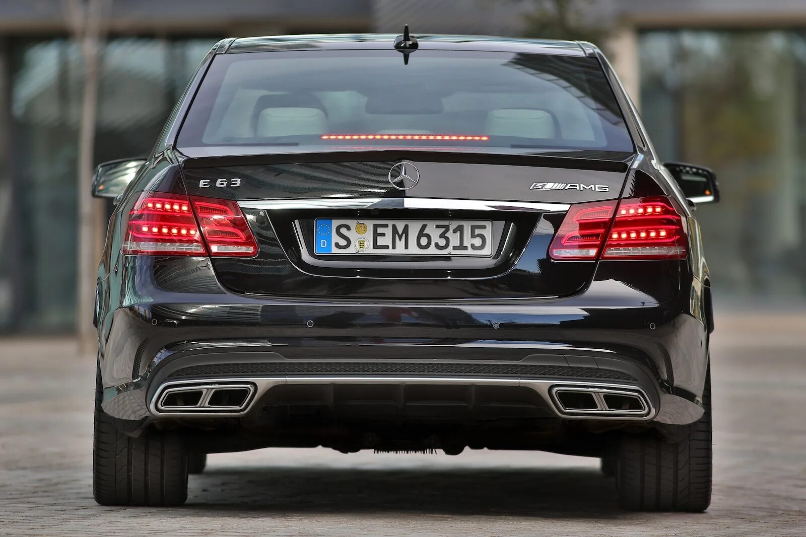 Класс 63. Mercedes Benz s63 AMG w212. Mercedes e63 AMG 2013. Mercedes e class 212 6.3. E 212 6.3 AMG.