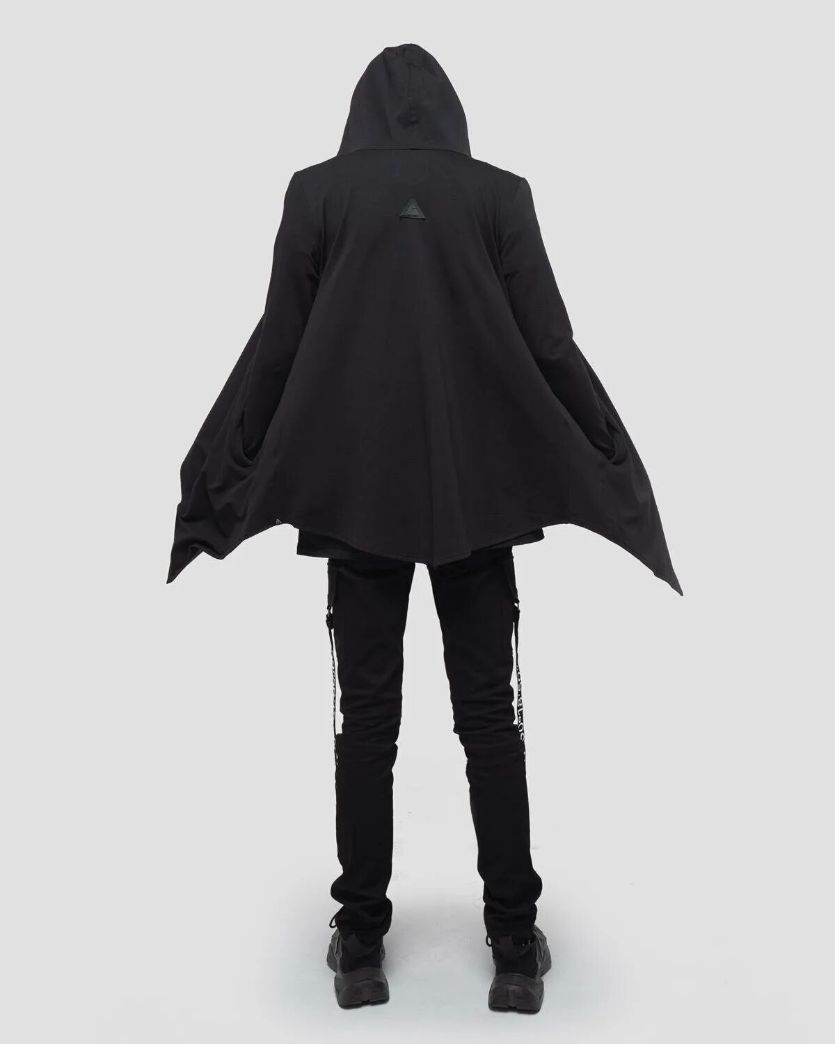 Мантия отравителя. Мантия чёрная с капюшоном forever21. Bat norton дементор. Мантия punk rave. Мантия nomad.