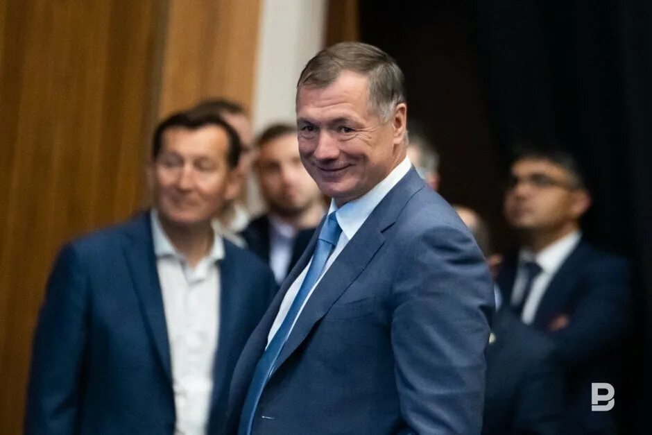 Вице премьер приехал на телестудию егэ. Вице премьер. хуснуллин фото.