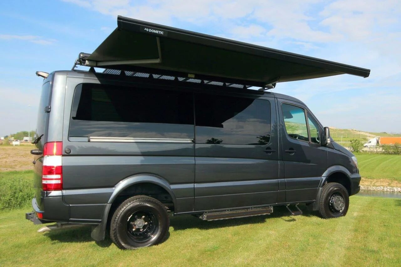 Крыша мерседес спринтер. Mercedes sprinter 4x4 low roof. маркиза на мерседес спринтер. мерседес спринтер 144. мерседес спринтер крыша.