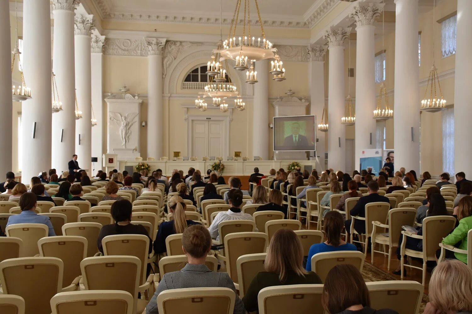 Кадровые практики. Коллектив в офисе. Бизнесмены. Участники мкдо 2022 санкт-петербург участники. Лучшие кадровые.