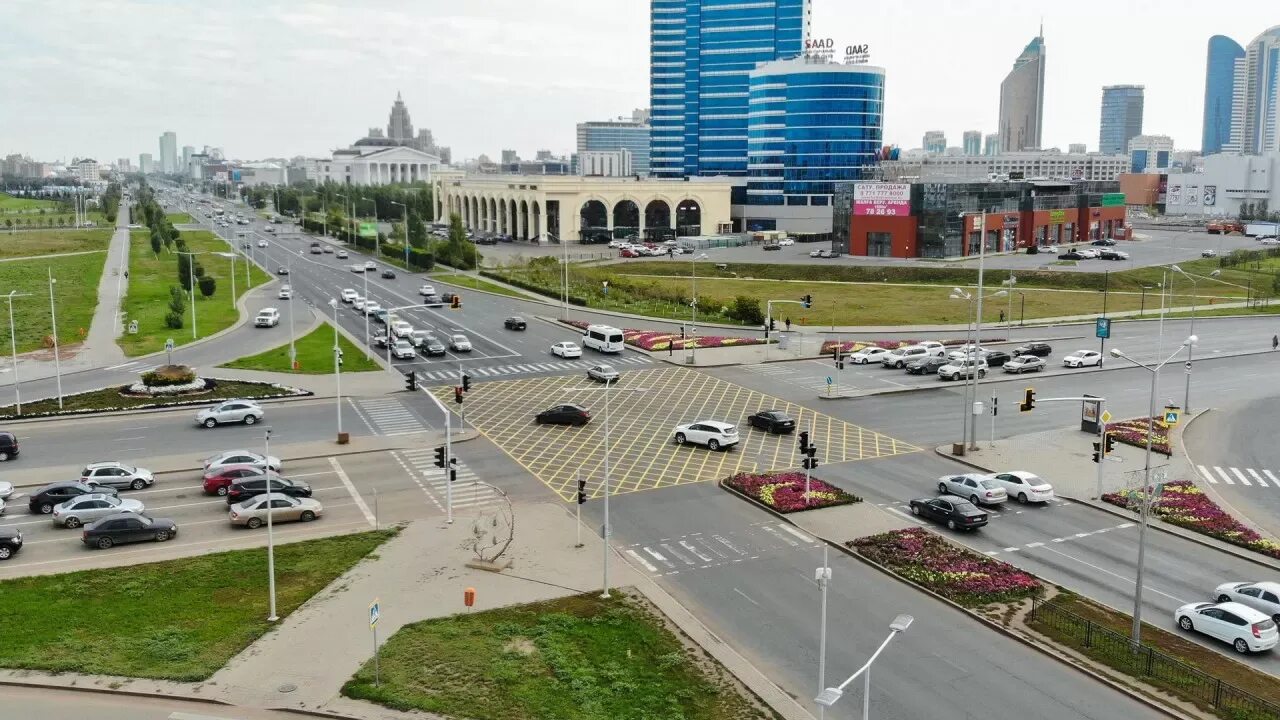 Астана перекресток. Астана Центральная улица. Астана Главная улица. Астана улицы центр. Центр астаны улицы