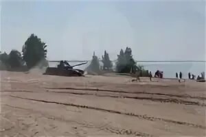Заехавший на пляж