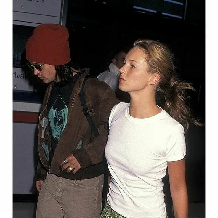 Кейт мосс депп. Kate moss and johnny depp. кейт мосс и джонни. джонни депп и кейт мосс в молодости. кейт мосс и джонни депп фото.