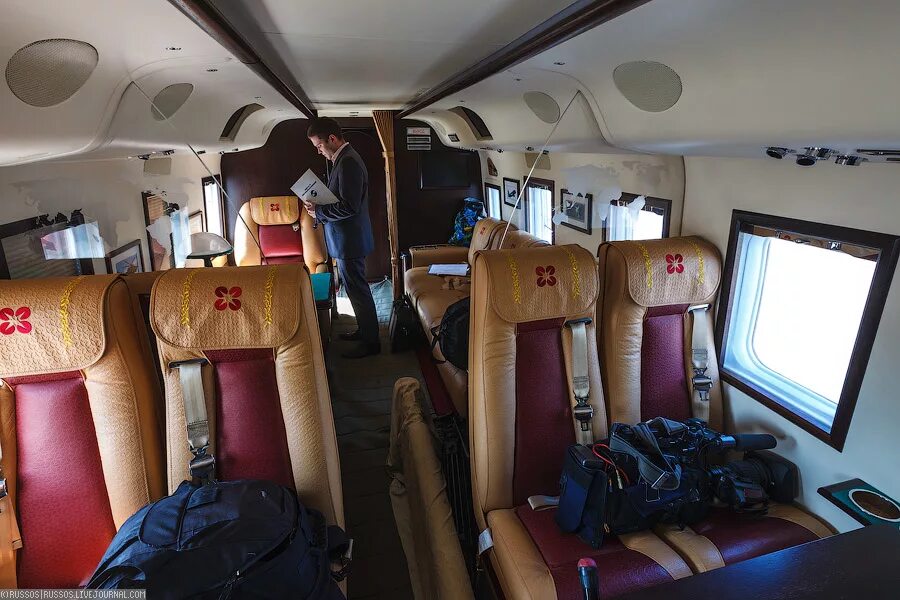 пассажирские кресла вертолета ми 8. пассажирский ми-8 пассажирский салон. салон вертолета ми-8. схема салона вертолета. сколько пассажирских мест в вертолете.