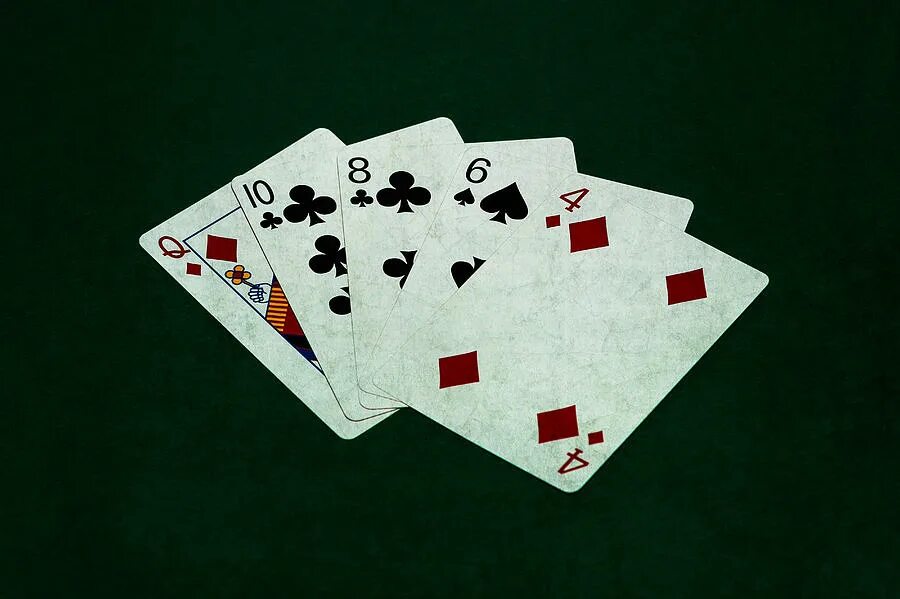 Старшая карта игра. Комбинации в покере. Старшая карта в покере. Комбинации трёхкарточного покера. Покер 3 карты комбинации.