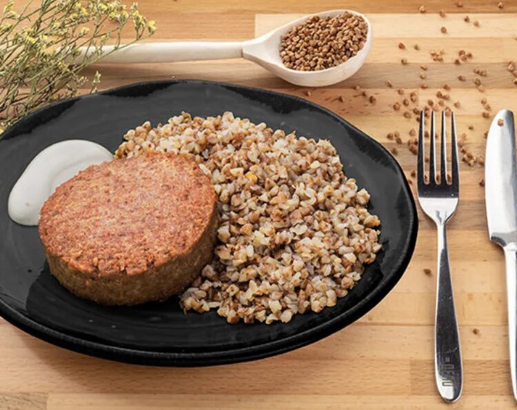 Что полезного в гречке. Моча пахнет вареной гречкой. Почему после гречки. Польза гречки. Чем полезна гречневая крупа.