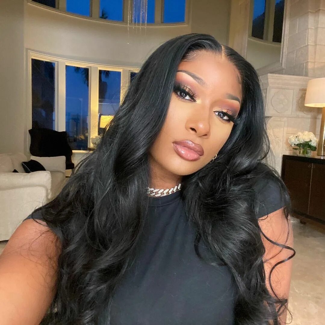 Megan thee stallion hairstyle. Megan thee stallion рэперша. Меган ти стеллион. Megan thee stallion. Megan the stallion mamushi.
