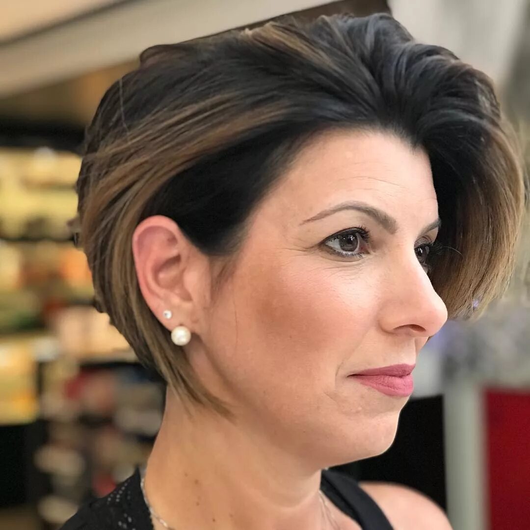 прически 2023 женские 50. стрижки женские 2022 на короткие волосы для женщин за 50. эмма томпсон 2021. стрижка пикси 50 плюс. прически 2023 женские 50.