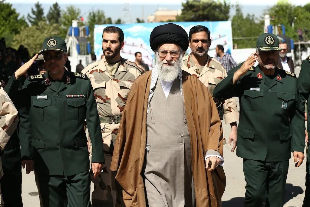 Начнет ли иран войну. Бойцы КСИР Хаменеи. Сухейль Аль-Мазруи. Корпус стражей исламской революции Ирана. Хаменеи Касем.