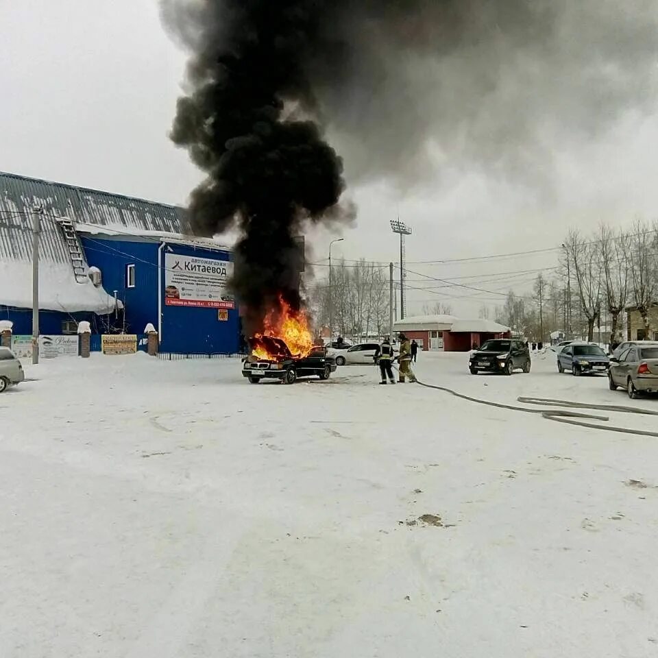 Чп югорск советский. Девочка выпала из окна. Чп югорск. Волки в сургутском районе. Объемный взрыв.