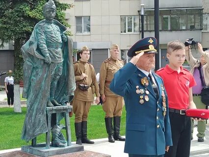 Молодых защитников