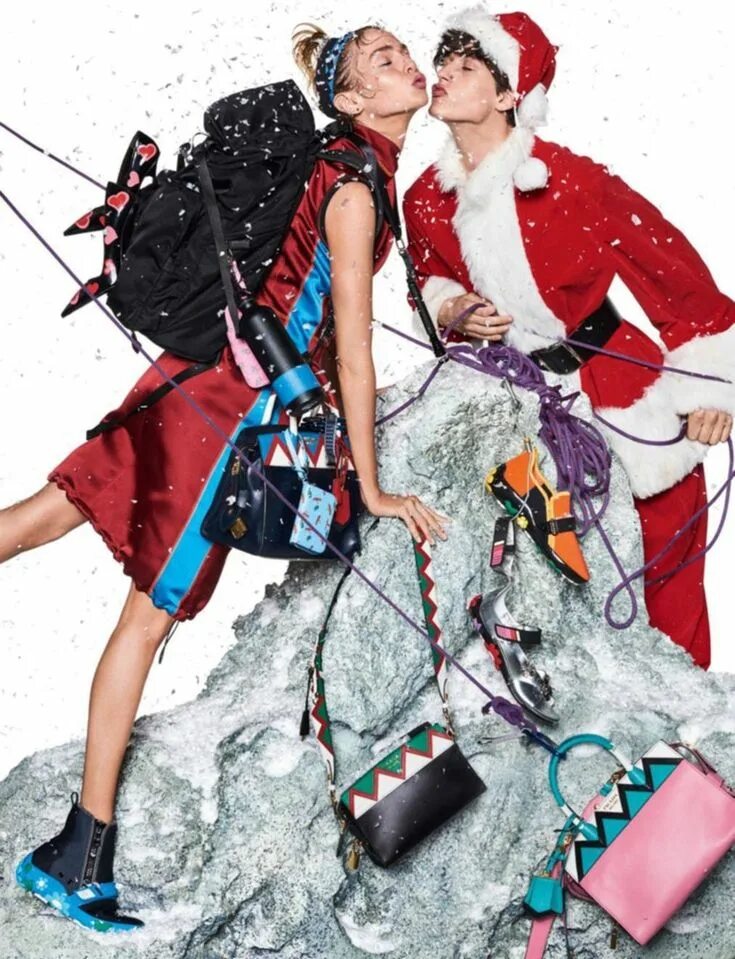 Новогодняя фотосессия в стиле vogue. Премиальная одежда. Клубный стиль одежды для женщин. Показ моды дефиле. This is the new fashion.
