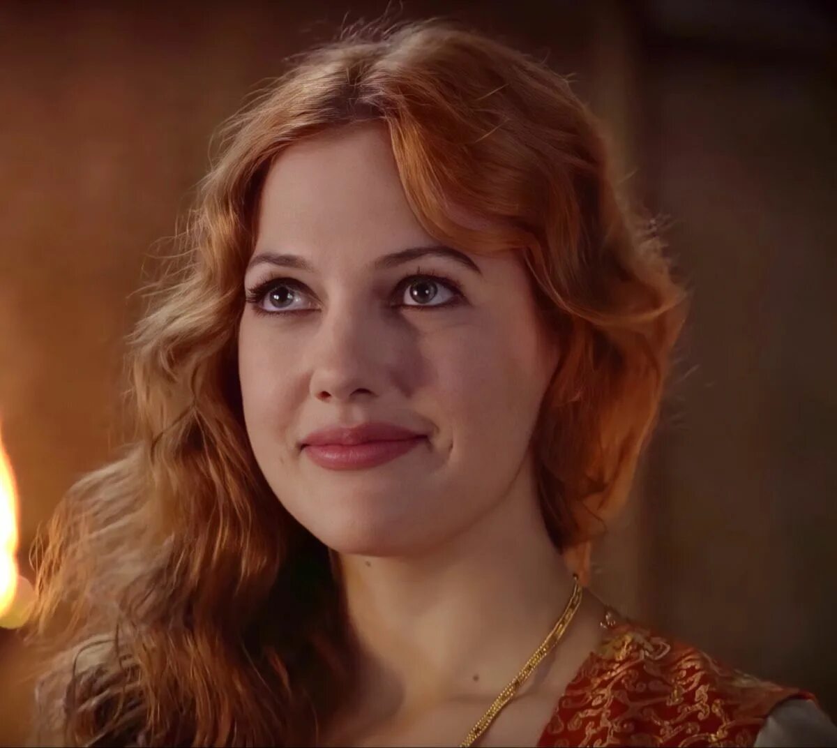 Мерьем узерли русский язык. Мерьем узерли. Мерьем узерли в роли хюррем. Мерьем узерли век. Мерьем узерли хюррем.