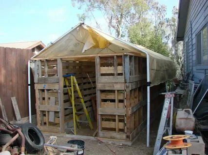 Сарай из паллет