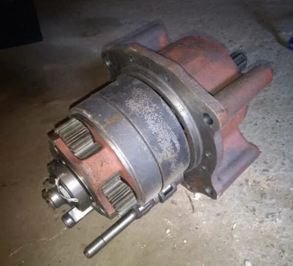 Вал отбора мощности мтз 82. Вом мтз 320. 1. Задний вом мтз 320. Вал вом мтз 80 4202015.