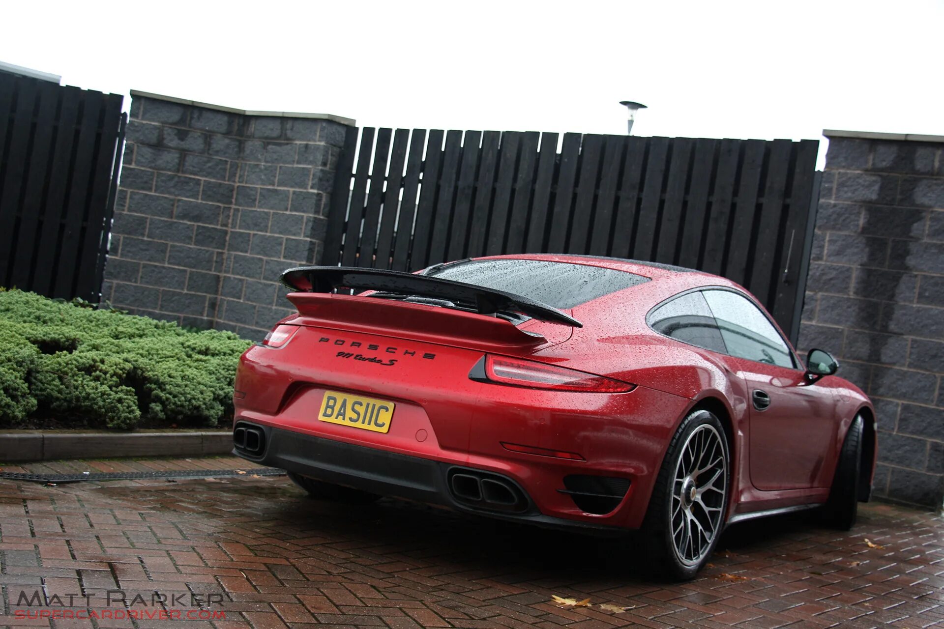 Чехол turbo красный. Красная турбина. West turbo red. Турбо певец все песни. Порше 911 турбо обои красный.