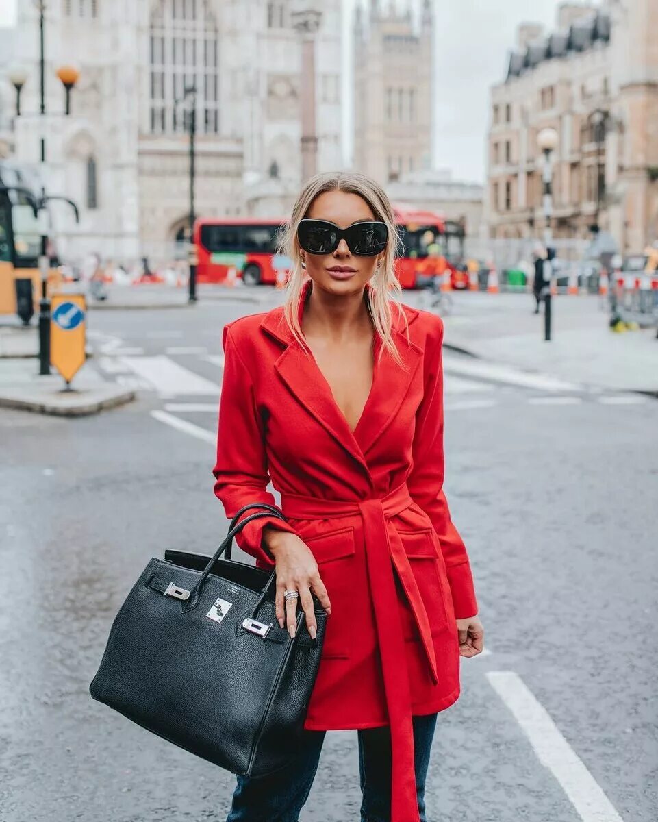 Стиль футуризм стрит стайл. Стильная девушка. Стильные модницы. Уличная мода лето. Стильные модницы.