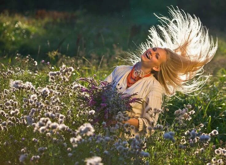 Животные. Животные. Девочка обнимает игрушку. Стихи душа должна души коснуться. Дети на небесах.