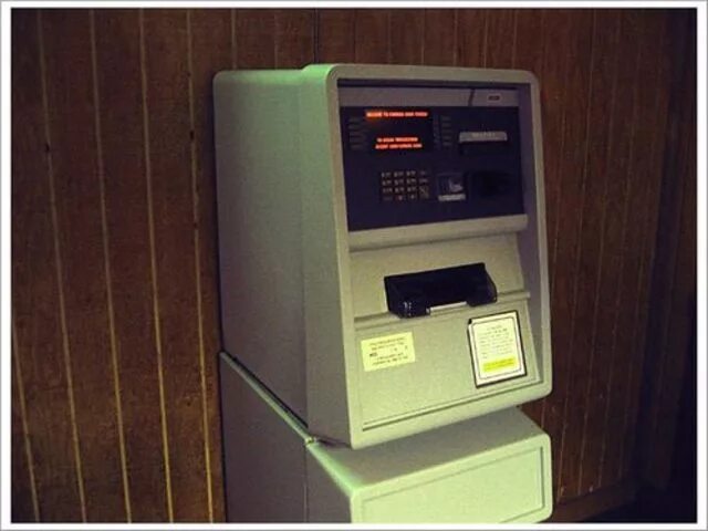 First atm. ATM 1990. Первый Банкомат. Самый первый Банкомат. Первый Банкомат в СССР.