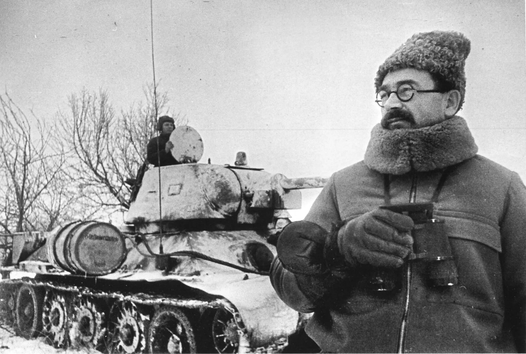 Кто с советской стороны осуществлял командование танковыми