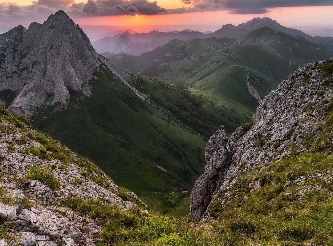 Горы рядом с краснодаром. Псебай горы. Горы рядом с краснодаром. Планческие скалы краснодар. Чертовы ворота мостовской.