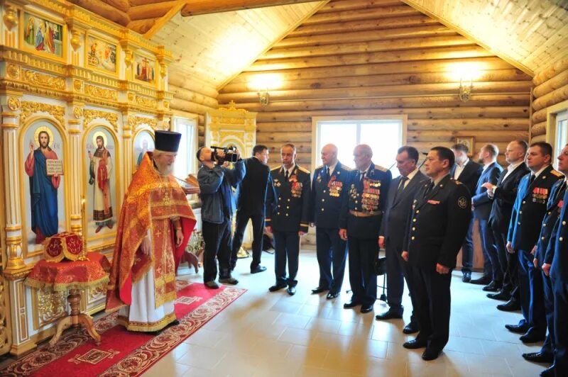 Храм свт николая в кленниках расписание. Великий четверг богослужение. Молебен. Службы в церквях сегодня брянск. Службы в церквях сегодня брянск.