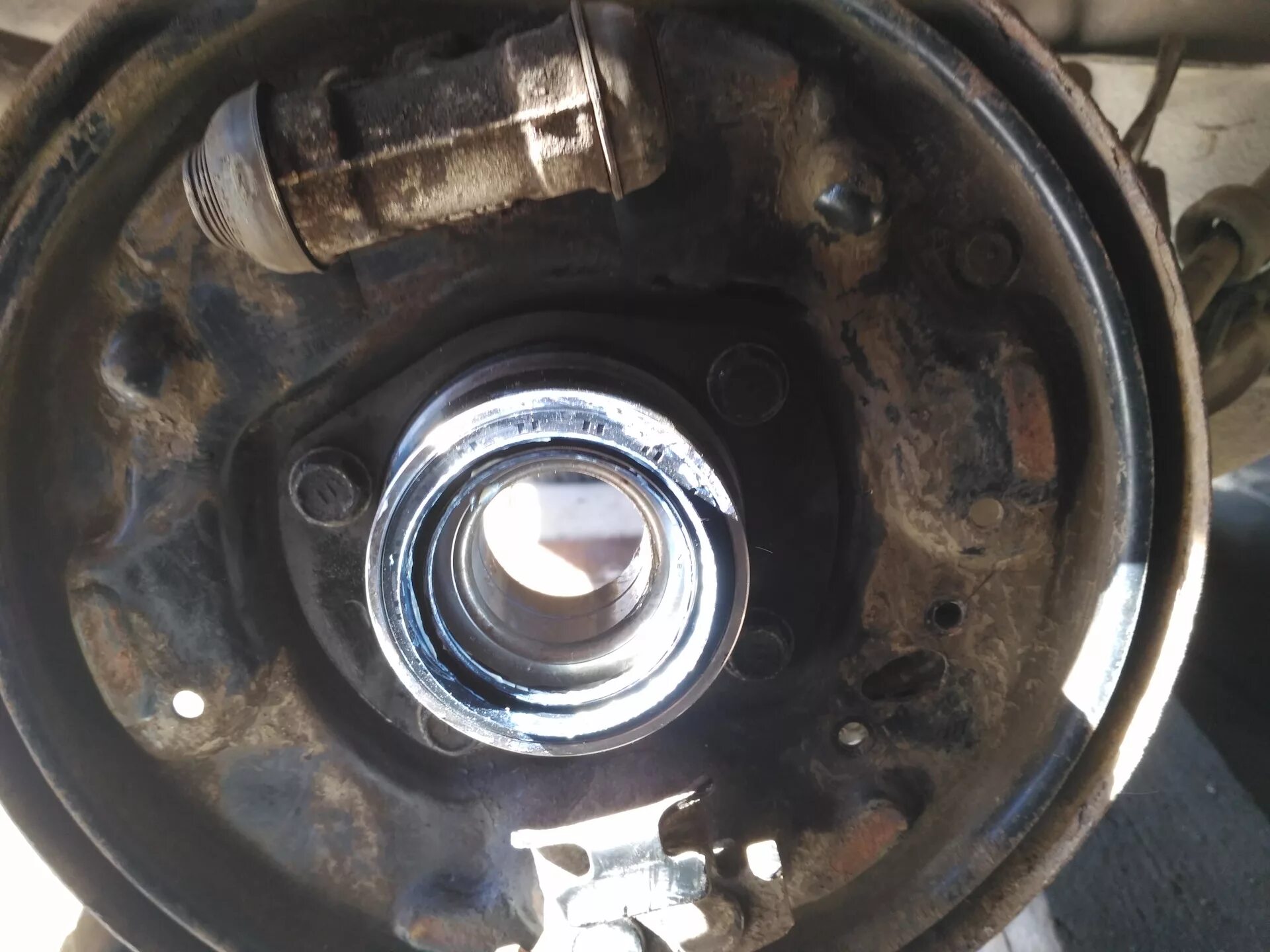 Рав 4 замена заднего подшипника. Магнитное кольцо на задний подшипник тойота камри 55. Рав 4 замена заднего подшипника. Ступичный подшипник рав 4 2 поколения. Задний ступичный подшипник тойота рав 4 2004.