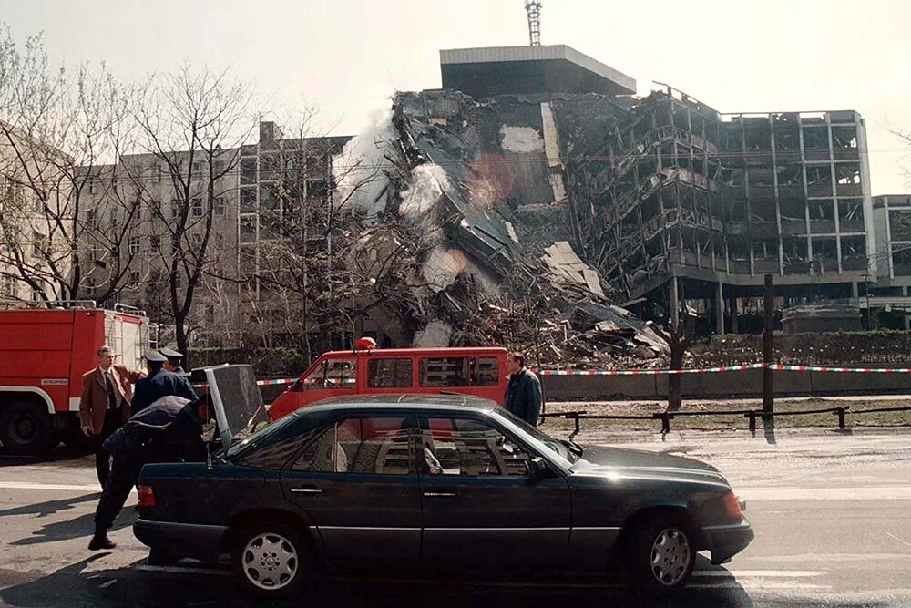 Прорыв в столицу югославии белградский. Белград 1999. Бомбардировка Белграда 1999. Бомбардировки Югославии 1999 Белград. Сербия бомбардировки НАТО 1999.