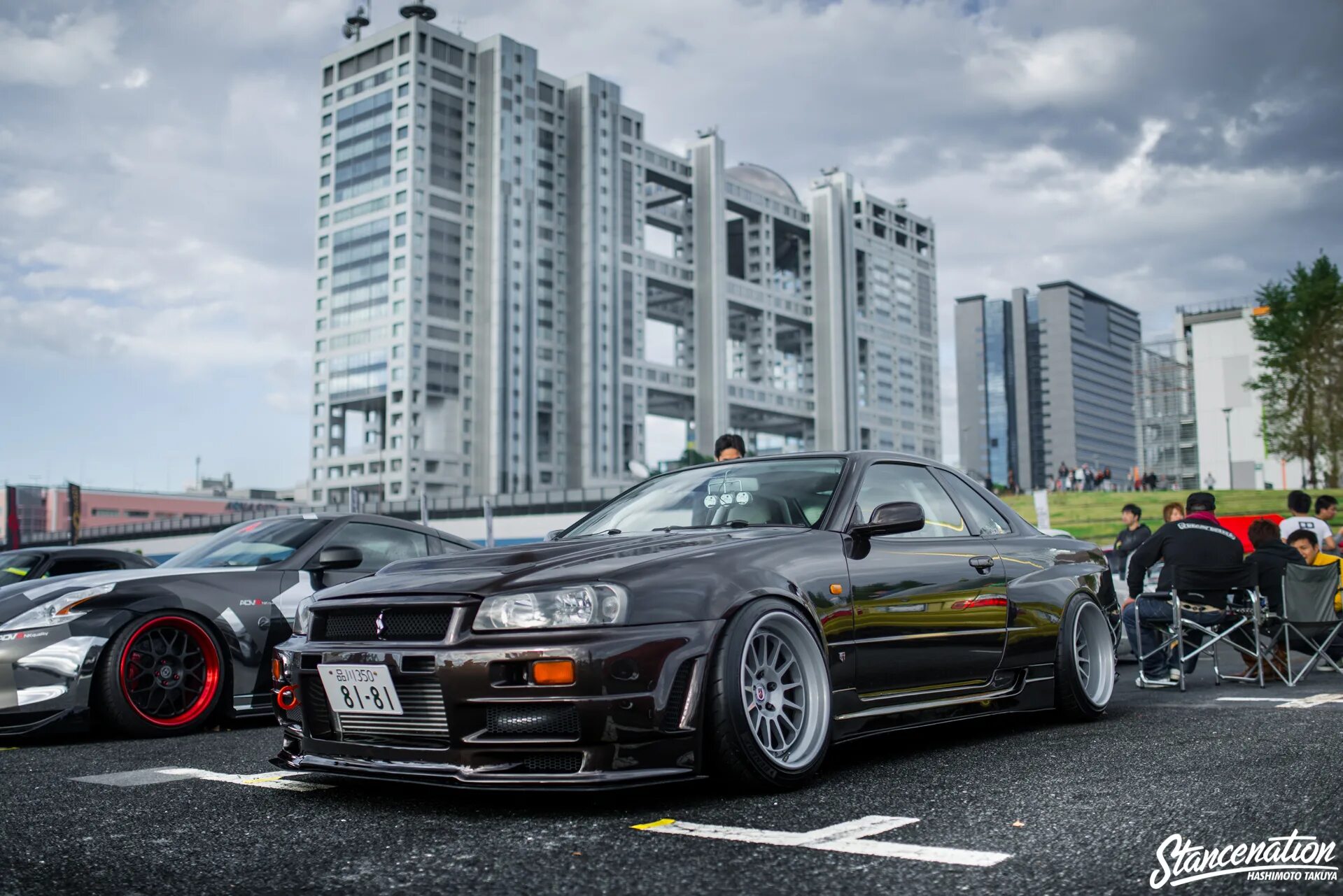 Martin vibe. Nissan Skyline r34 стенс. Nissan Skyline GTR r34. Ниссан Скайлайн 34 стенс. Nissan Skyline gtr34 stance.