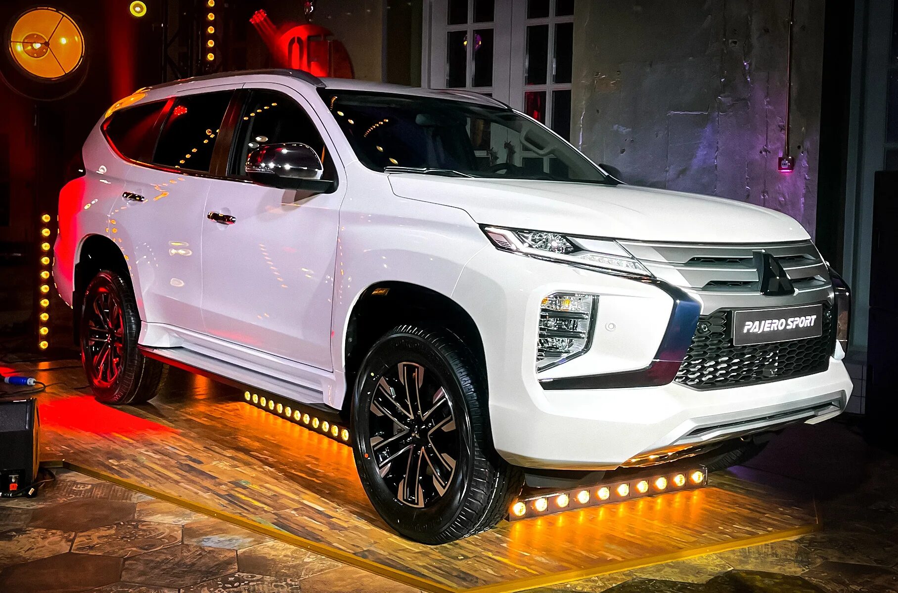 Новый mitsubishi pajero sport. Mitsubishi Pajero 2021. Митсубиси Паджеро 2022. Митсубиси Паджеро спорт 2021. Mitsubishi Pajero Sport 2021.