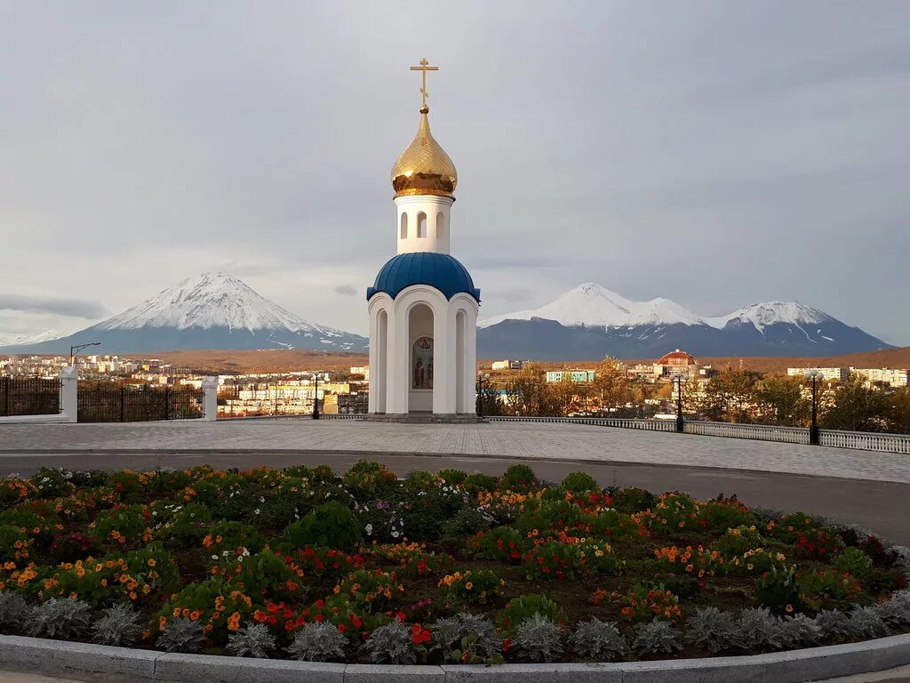 Петропавловск камчатский достопримечательности. Церковь Николая Чудотворца, Петропавловск-Камчатский. Церковь Николая Чудотворца Камчатка. Петропавловск-Камчатский исторический центр. Православная Церковь Петропавловск Камчатский.