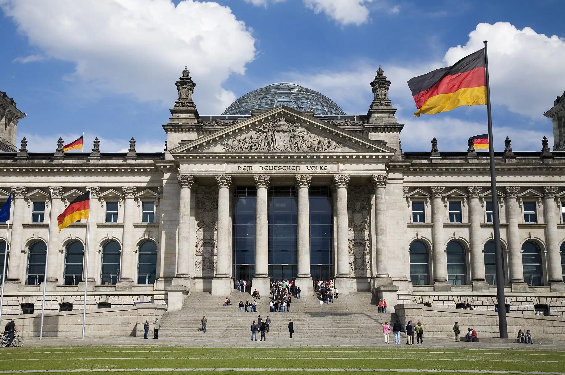 Парламент в рейхстаге 9. Парламент германии бундестаг. бундестаг германии 2025. здание парламента германии. здание бундестага фрг.