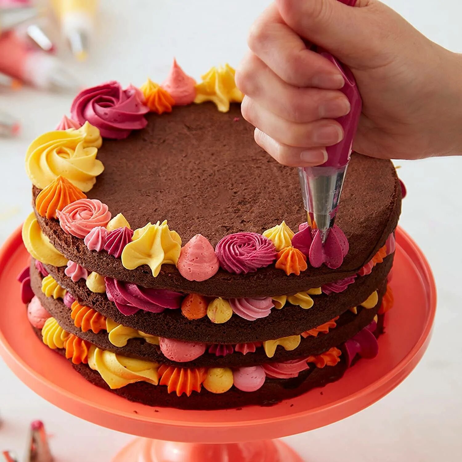 Украшение торта. Необычное украшение торта. Легкое украшение торта. Кондитерский торт.