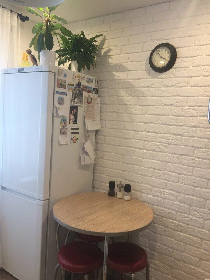 Фото стен на маленькой кухне Récup à Göteborg Небольшие кухни, Маленькая кухня, Кухня в скандинавском стиле