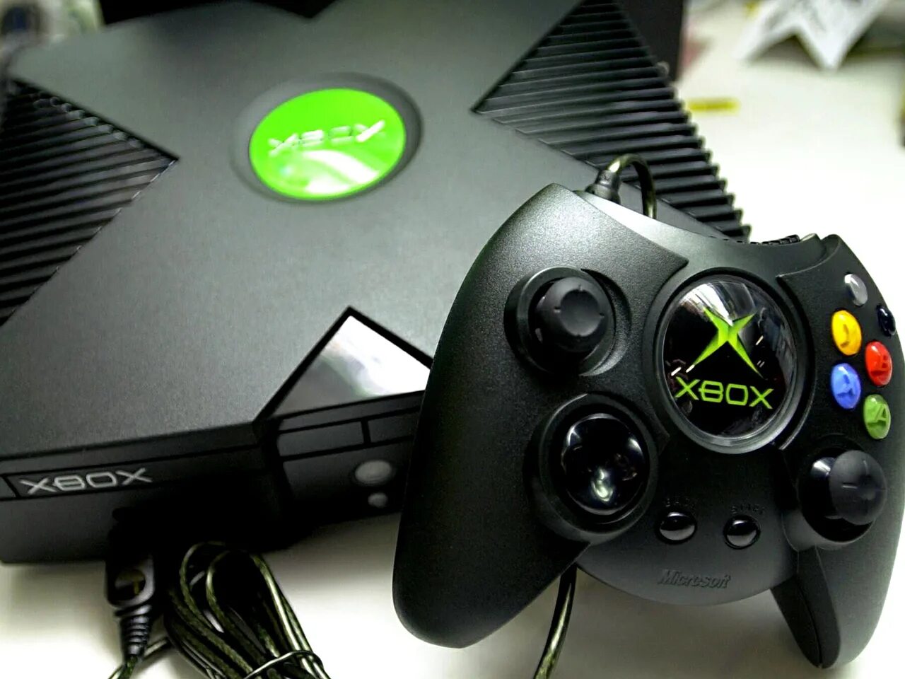 Самая последняя версия xbox. Xbox original xbox 360 xbox one. xbox 2001. xbox 240. xbox original 360 one.