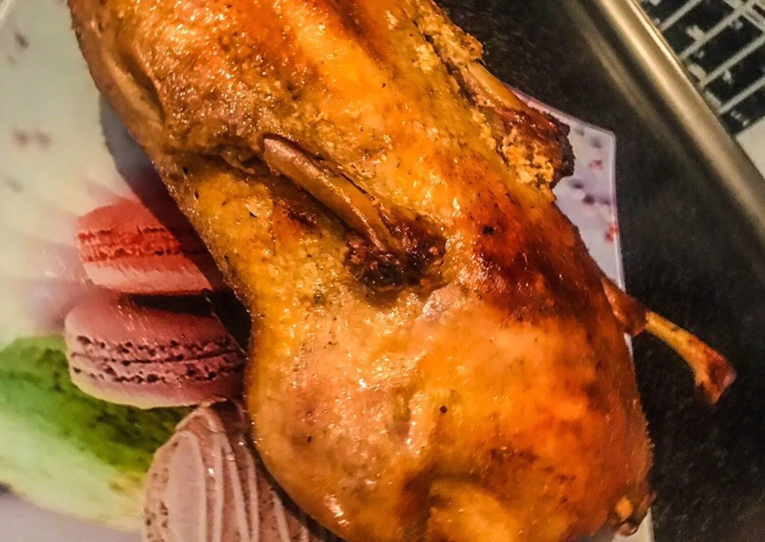 Утка в маринаде. Утка запеченная в духовке. Маринад для утки в духовке. Утка запеченная целиком. Утка в духовке целиком в соевом соусе.