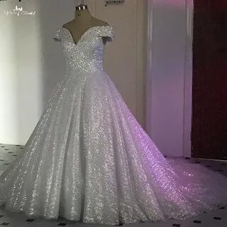 Платье блестит свадебное