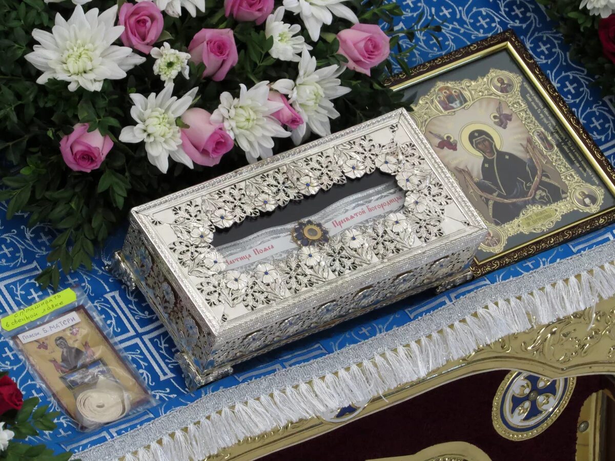 обитель ватопед пояс богородицы. ковчег с поясом пресвятой богородицы. пояс пресвятой богородицы ватопедский монастырь. пояс богородицы где находится. пояс богородицы афон.