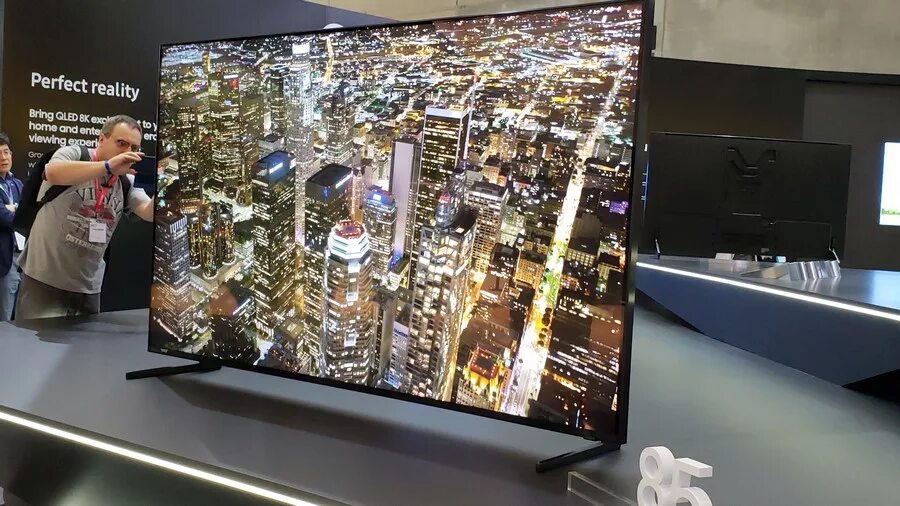 Tcl телевизор голосовой помощник. Samsung TV 2020. Samsung Odyssey OLED g8. Smart TV 5g 2023. Samsung телевизор 2020 года.