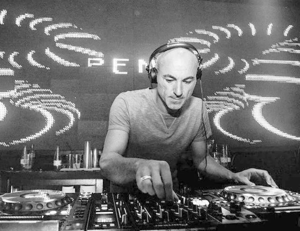 Robert miles dreamland. Robert Miles 2011. Robert Miles 2017.