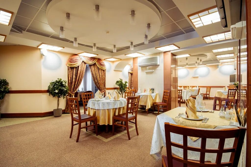 Ооо кристалл новый уренгой. Гостиница кристалл уренгой. Гостиница кристалл новый уренгой кафе. Гостиница кристалл новый. Полярная звезда новый уренгой гостиница.