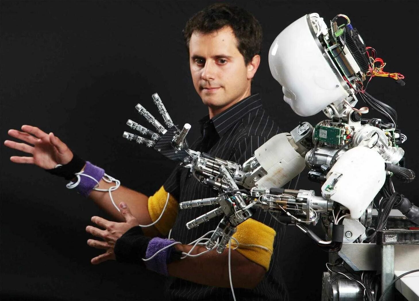 Роботы и робототехника. Робот человек. Робот с искусственным интеллектом. Роботизированный человек. Artificial humans