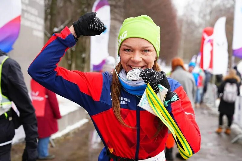 лыжник марафон. 55 марафон дорога жизни. дорога жизни санкт-петербург забег. марафон дорога жизни маршрут. 55 марафон дорога жизни.