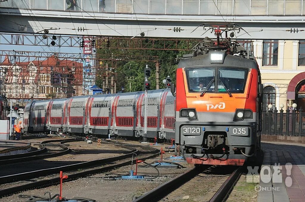 Воронеж-1 двухэтажного поезда. Поезд Москва Воронеж. Двухэтажная электричка. Двухэтажная электричка в Москве.