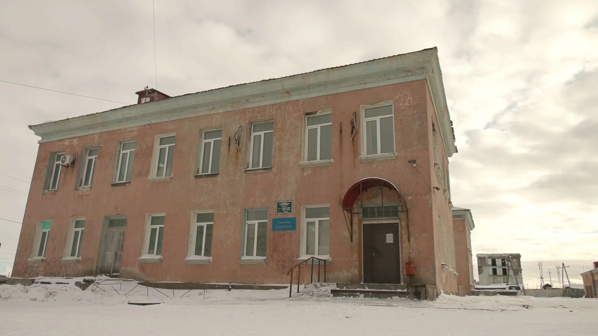 Пгт октябрьское хмао больница. Амурзет еврейская автономная больница. Октябрьская больница рабочий поселок октябрьский. Октябрьская больница рабочий поселок октябрьский. Кировская клиническая офтальмологическая больница.