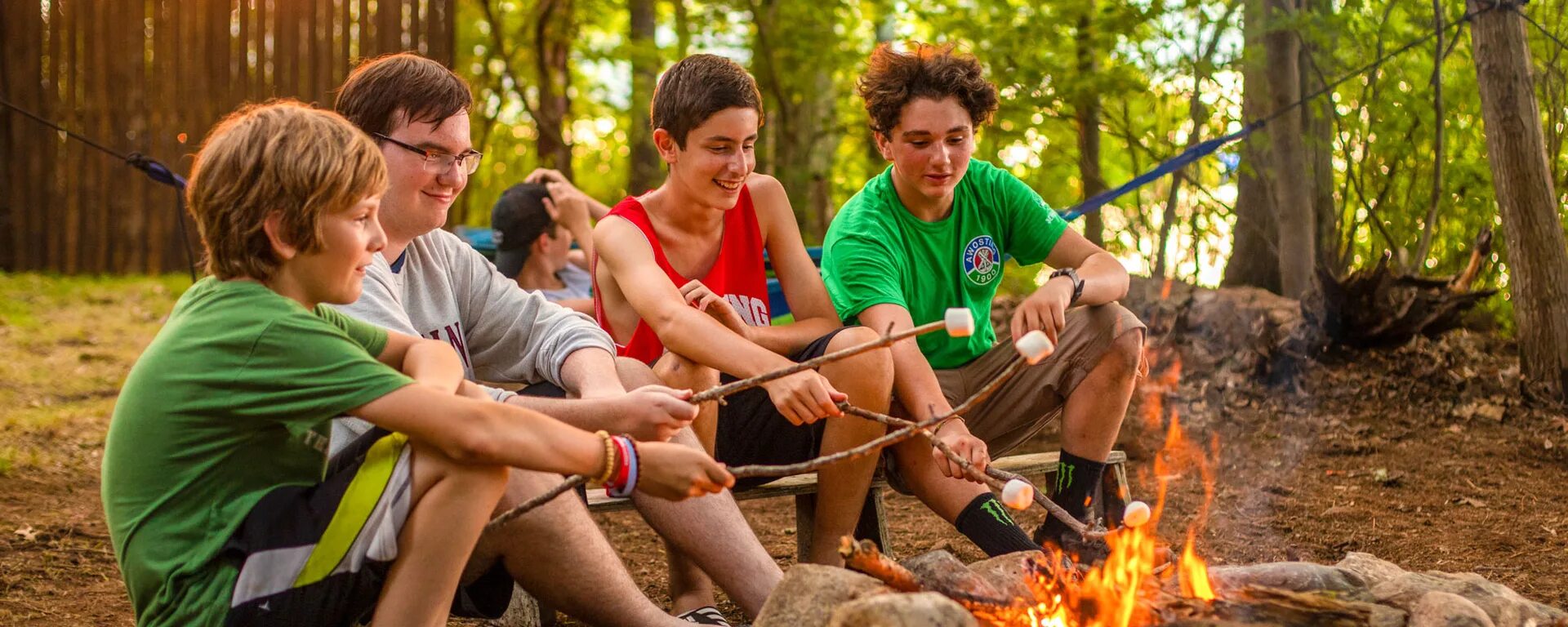 Camping boys. Кемпинг люди. Занятия скаутов. Кемпинг коммуникация с людьми. Кортни Купер Скауты.