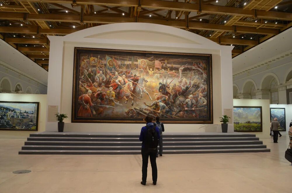 Манеж выставки часы. Фотовыставка в манеже. манеж выставки. выставка в манеже картины. музей цоя в москве в манеже.